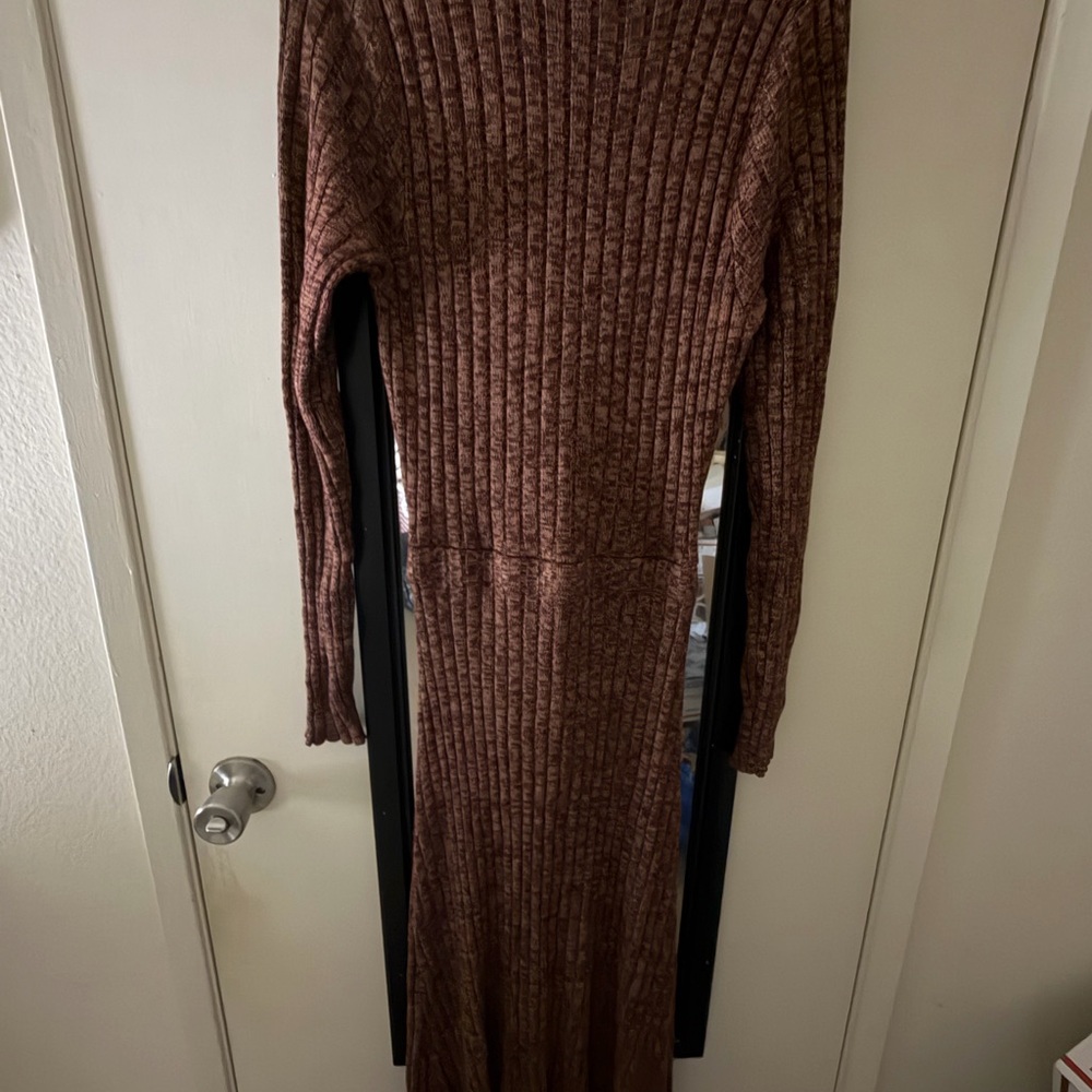 NWT Chic Long Sleeve Ribbed Knit Dress in Burgundy